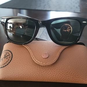 Ray-Ban Wayfarer Sunglasses